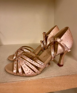 xenia pink zapatos de salsa